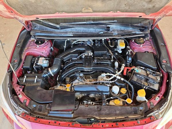 2018 SUBARU CROSSTREK Premium+ES+BSD — Engine bay