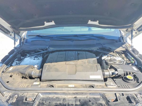 2018 LAND ROVER RANGE ROVER SPORT — Engine bay