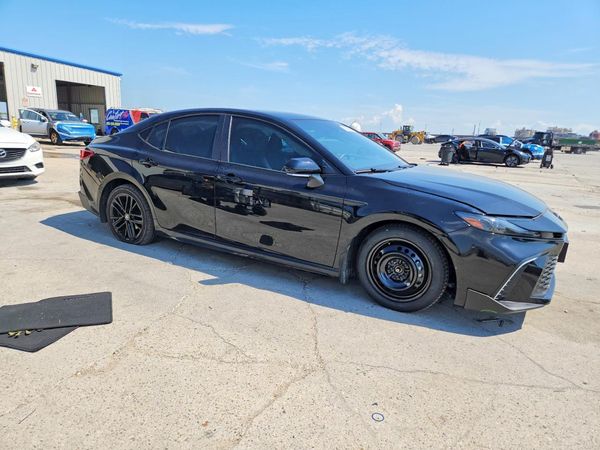 2026 TOYOTA CAMRY — Passenger 3/4