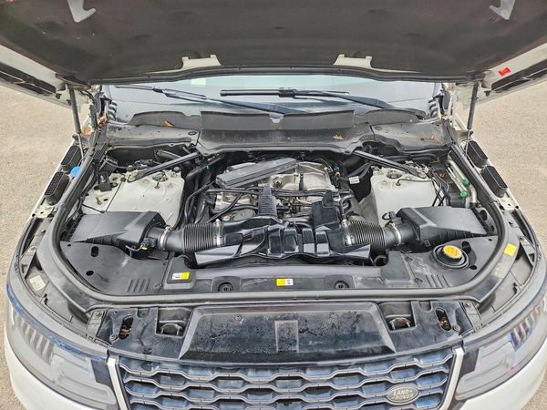 2019 LAND ROVER RANGEROVER HSE — Engine bay
