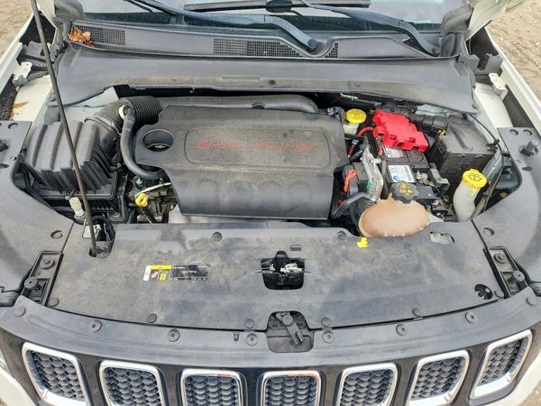 2020 JEEP COMPASS — Engine bay