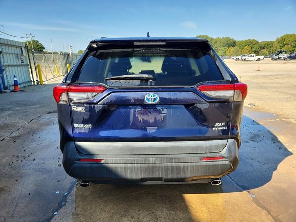2022 TOYOTA RAV4 XLE — DIRR
