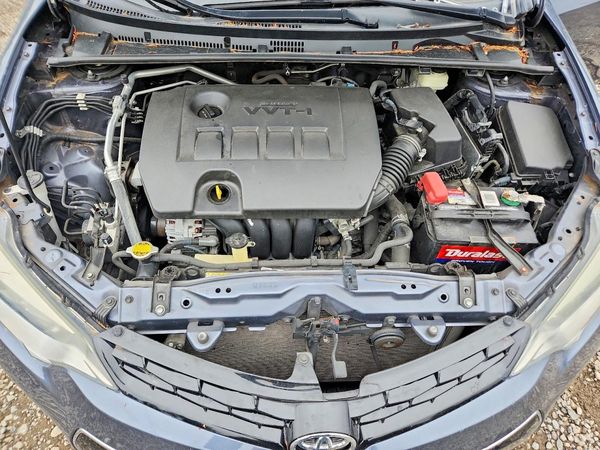2015 TOYOTA COROLLA L/LE — Engine bay