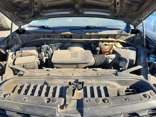 2019 CHEVROLET SILVERADO Trail Boss Custom — Engine bay