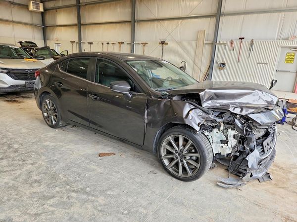 2018 MAZDA 3 Touring — Passenger 3/4