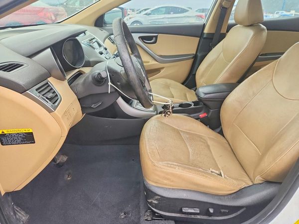 2013 HYUNDAI ELANTRA — DENT