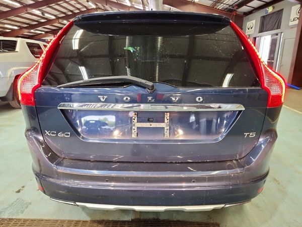 2015 VOLVO XC60 — DIRR