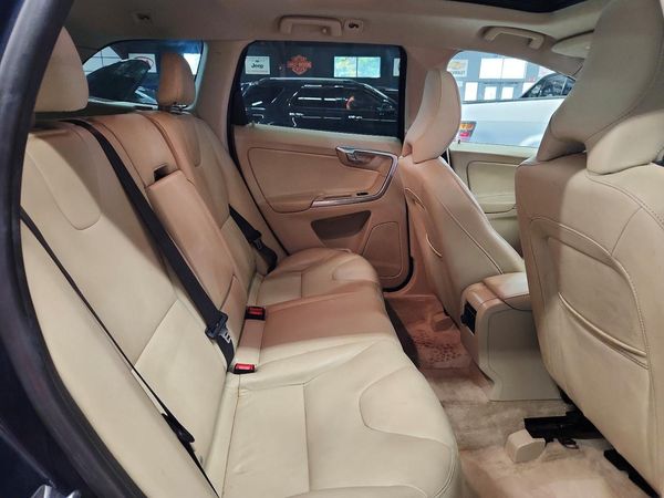 2015 VOLVO XC60 — PSRS