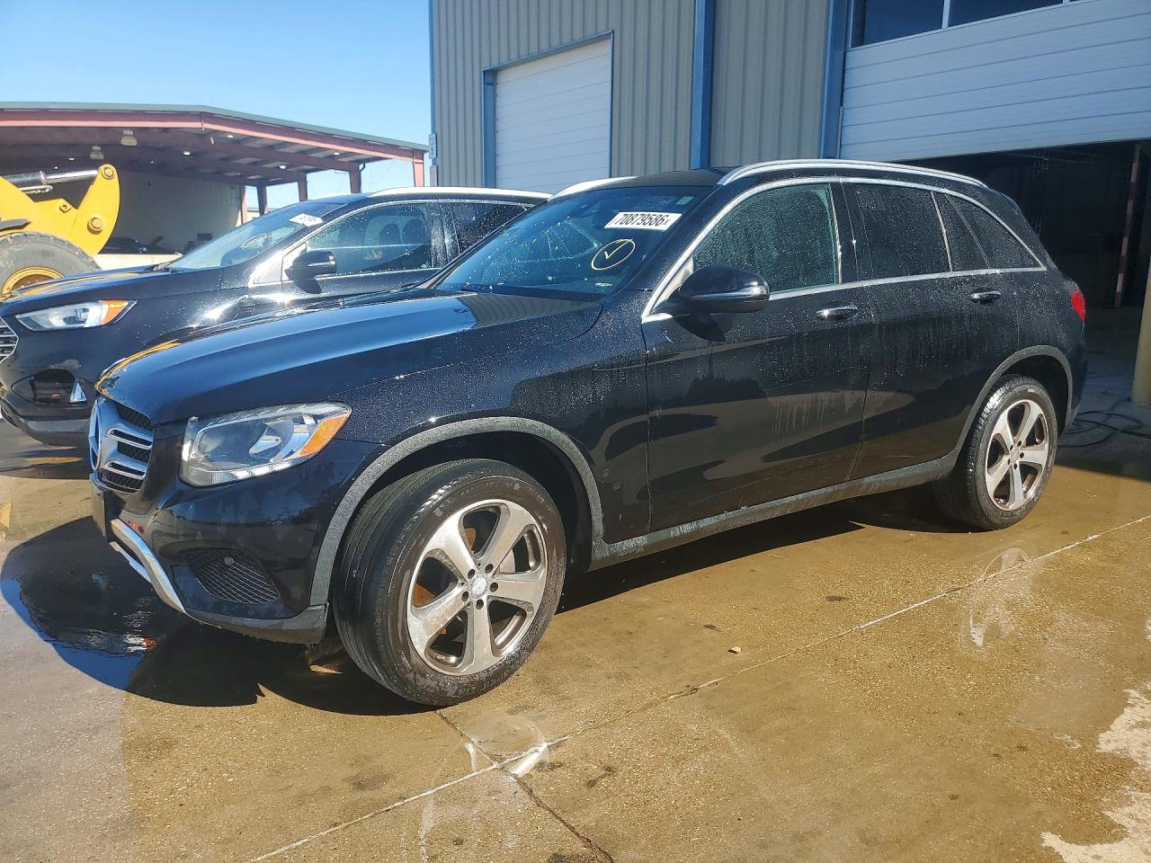 2017 MERCEDES-BENZ GLC-CLASS GLC300 — Front 3/4