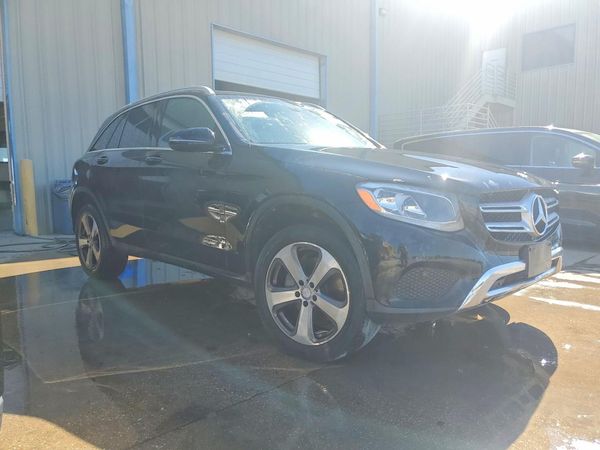 2017 MERCEDES-BENZ GLC-CLASS GLC300 — Passenger 3/4
