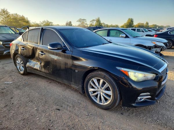 2015 INFINITI Q50 — Passenger 3/4