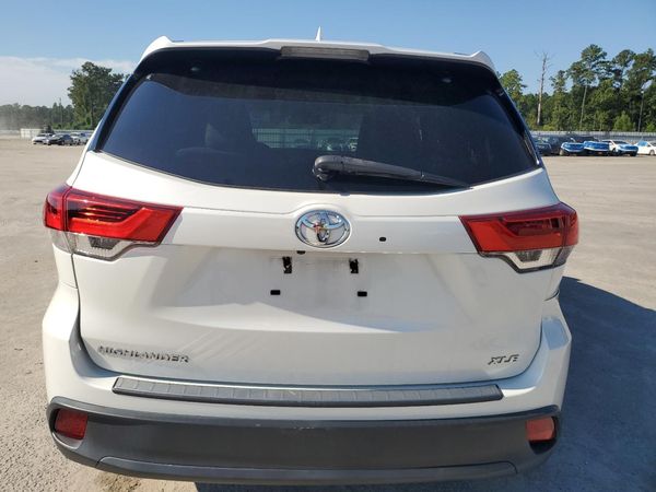 2018 TOYOTA HIGHLANDER SE/XLE