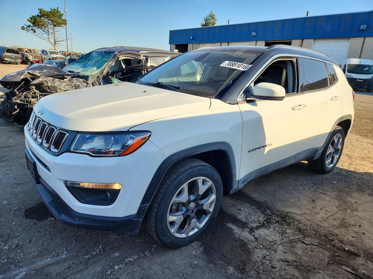 2020 JEEP COMPASS Limited — Front 3/4