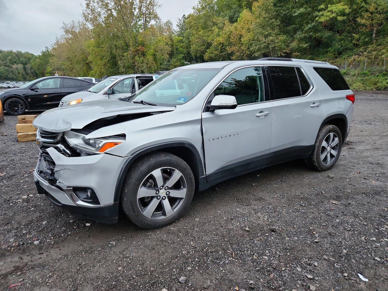 2018 CHEVROLET TRAVERSE LT — Front 3/4