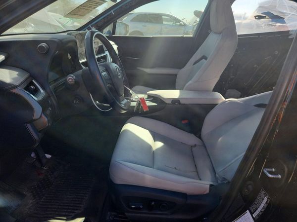 2025 LEXUS UX 300H — DENT