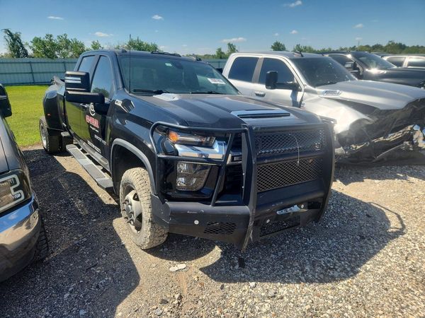 2023 CHEVROLET SILVERADO LT — Passenger 3/4