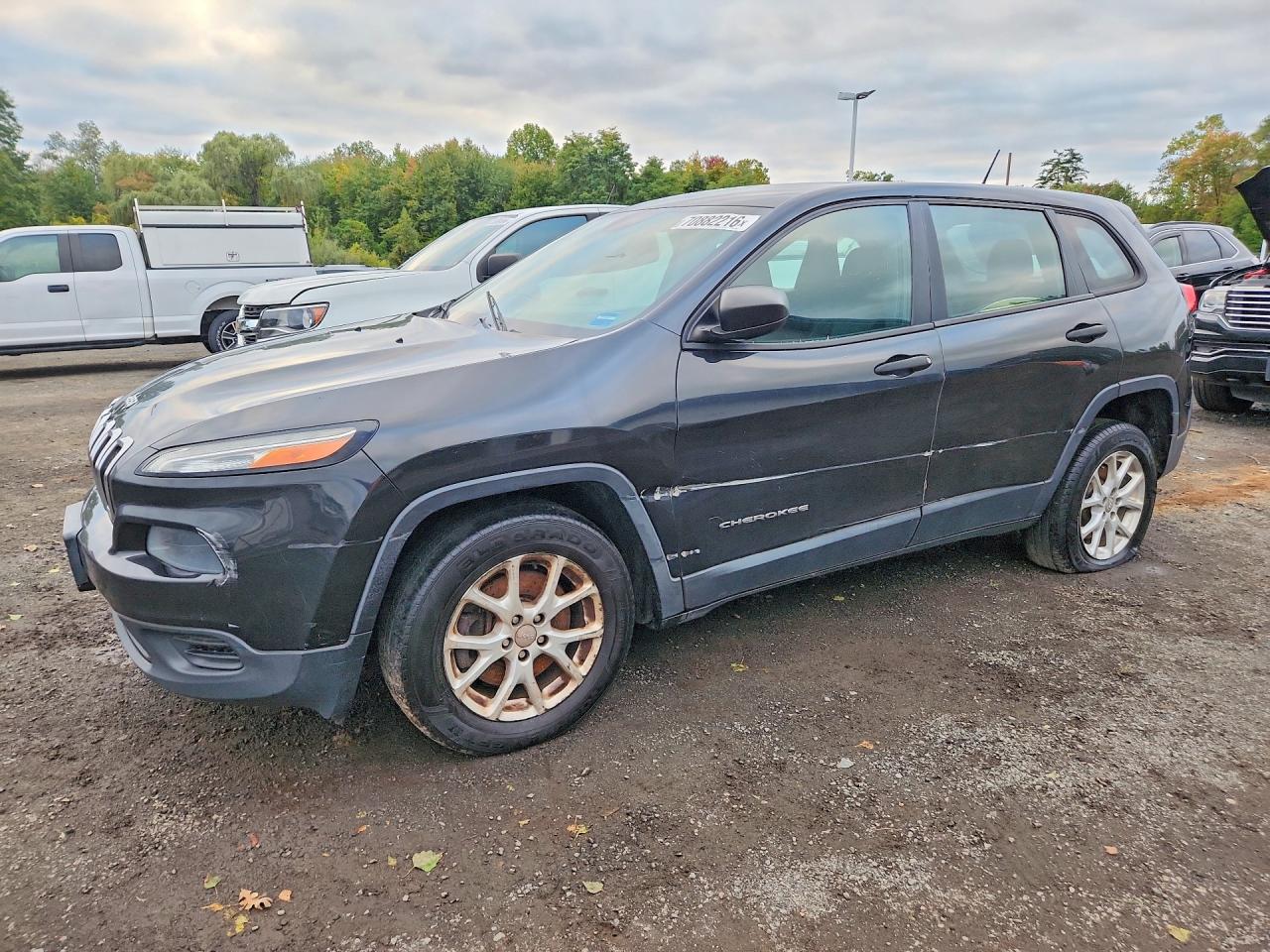 2014 JEEP CHEROKEE Sport — Front 3/4