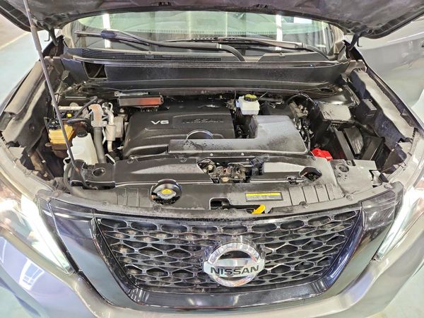 2020 NISSAN PATHFINDER — Engine bay
