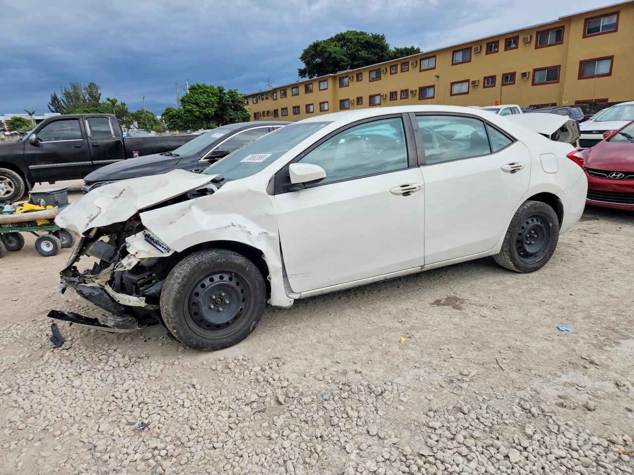 2015 TOYOTA COROLLA L/LE — Front 3/4