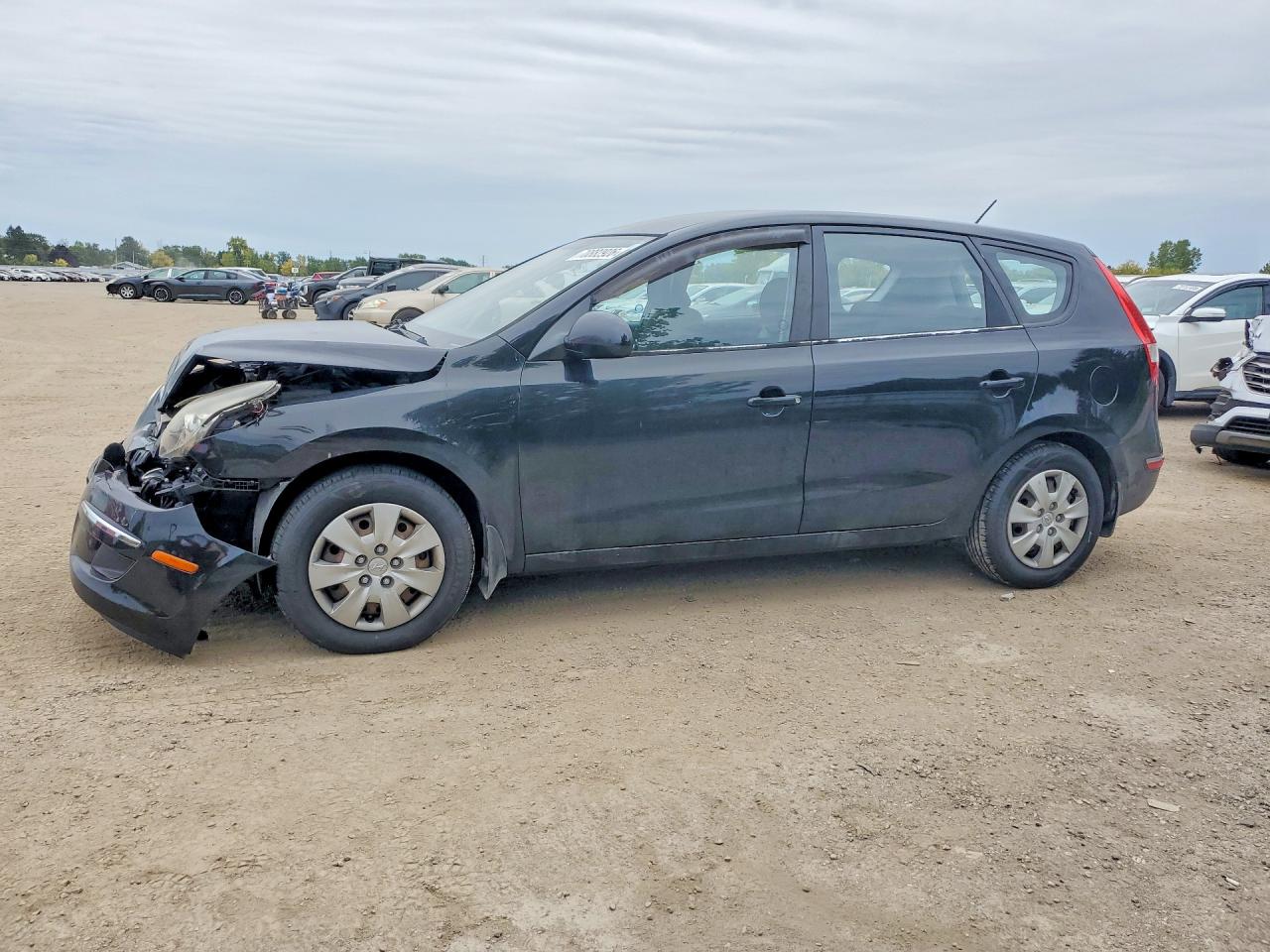 2012 HYUNDAI ELANTRA GL — Front 3/4