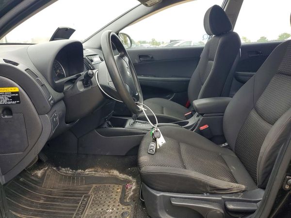 2012 HYUNDAI ELANTRA GL — DENT