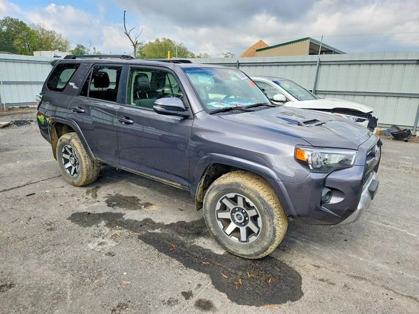 2023 TOYOTA 4RUNNER TRD offroad Prem — Passenger 3/4