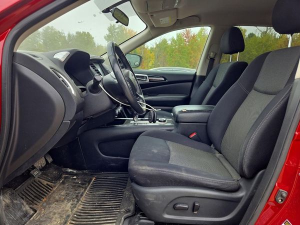 2019 NISSAN PATHFINDER — DENT