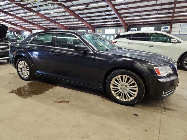 2013 CHRYSLER 300 — Passenger 3/4