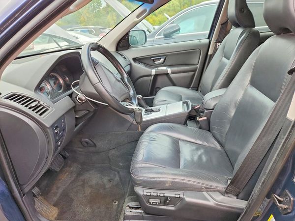 2013 VOLVO XC90 — DENT