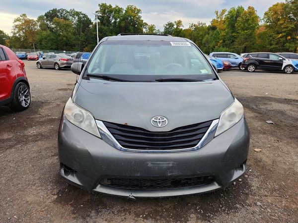 2013 TOYOTA SIENNA — DIRF
