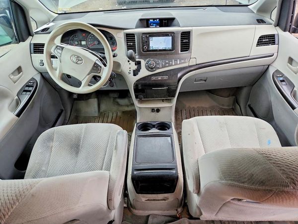 2013 TOYOTA SIENNA — CKPT