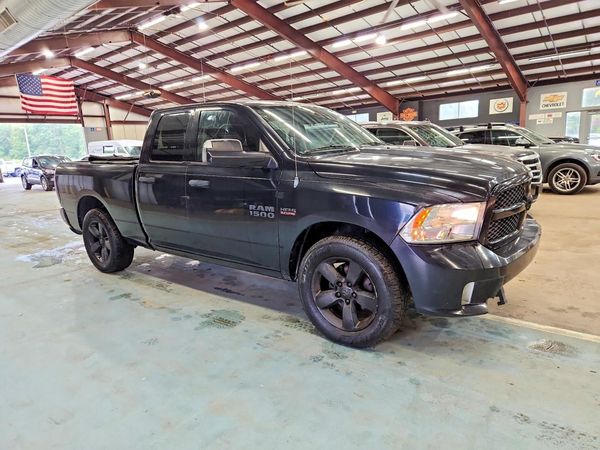 2013 RAM 1500 — Passenger 3/4