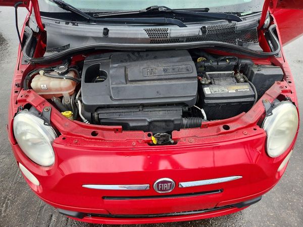 2014 FIAT 500 Pop — Engine bay