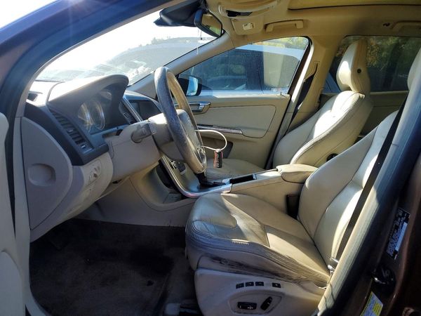 2013 VOLVO XC60 — DENT
