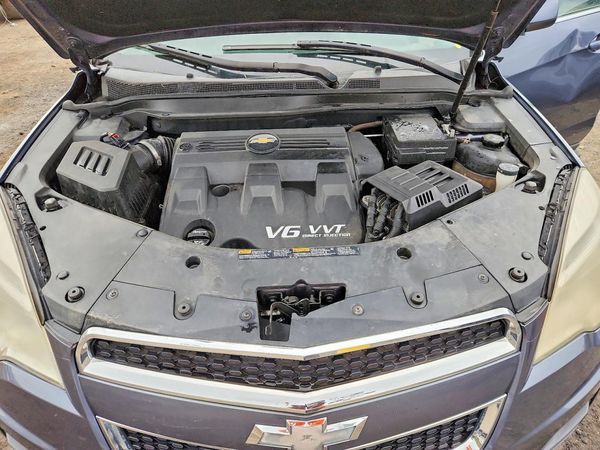 2013 CHEVROLET EQUINOX 1LT — Engine bay