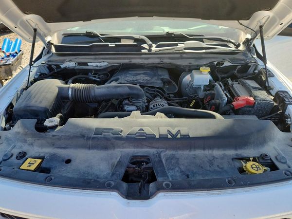 2020 RAM 1500 Big Horn, Lonestar — Engine bay