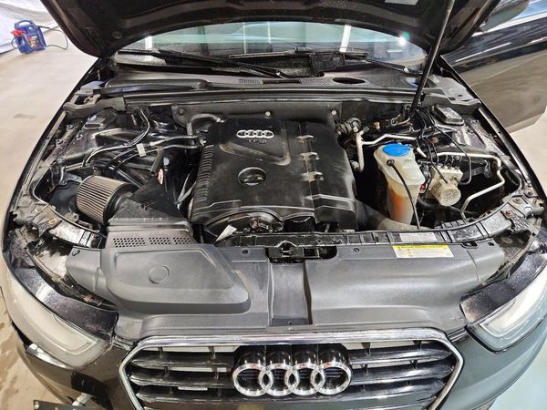 2015 AUDI A4 — Engine bay