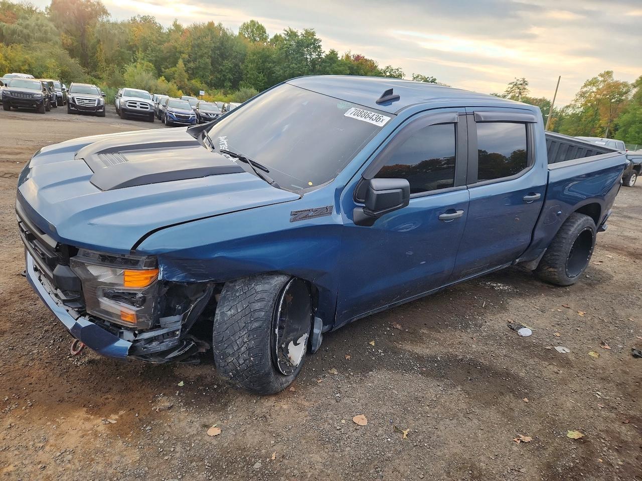 2024 CHEVROLET SILVERADO Trail Boss Custom — Front 3/4