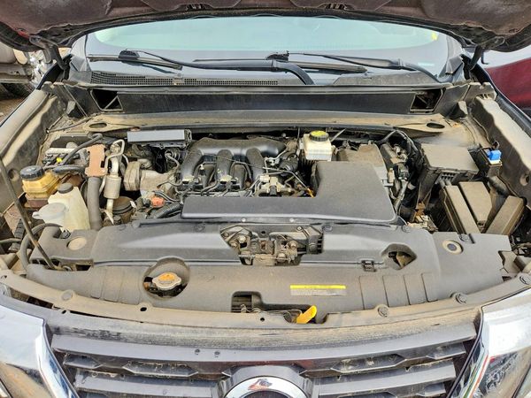 2019 NISSAN PATHFINDER — Engine bay