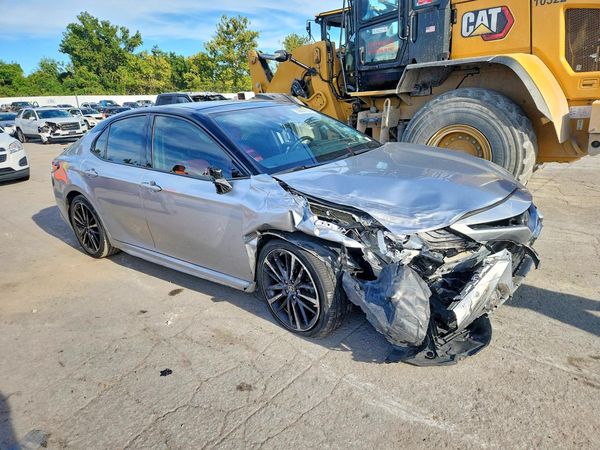 2019 TOYOTA CAMRY XSE — Passenger 3/4