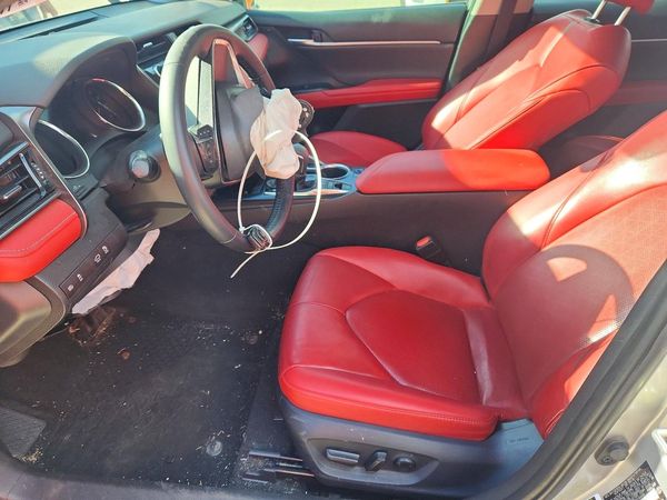 2019 TOYOTA CAMRY XSE — DENT