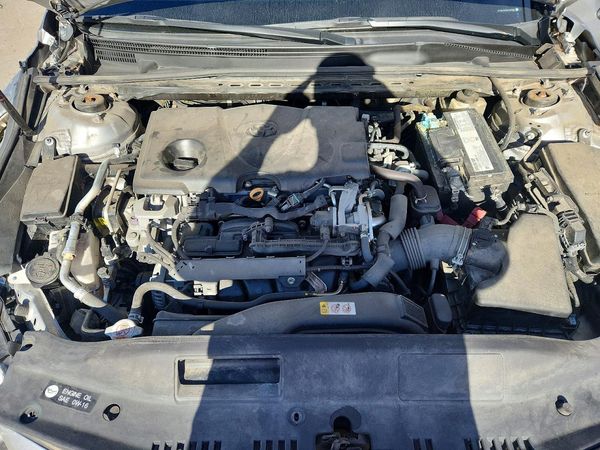2019 TOYOTA CAMRY XSE — Engine bay