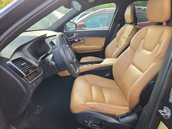 2016 VOLVO XC90 SV42 Momentum — DENT