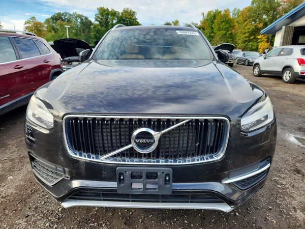 2016 VOLVO XC90 SV42 Momentum — Engine bay
