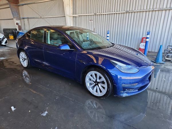 2022 TESLA MODEL 3 — Passenger 3/4