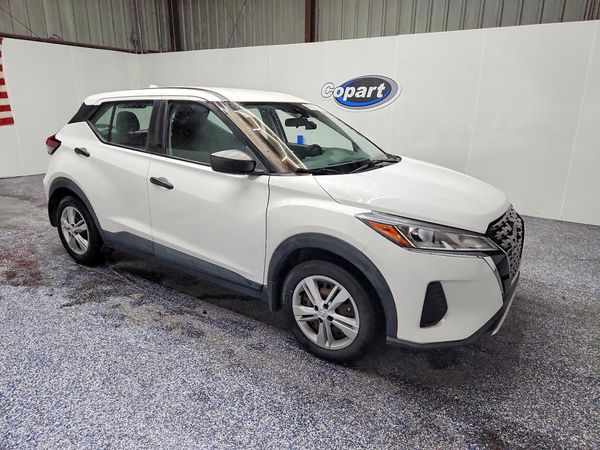 2021 NISSAN KICKS S — Passenger 3/4