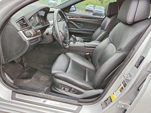 2013 BMW 5 SERIES — DENT