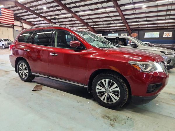 2018 NISSAN PATHFINDER — Passenger 3/4