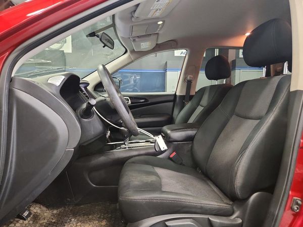 2018 NISSAN PATHFINDER — DENT