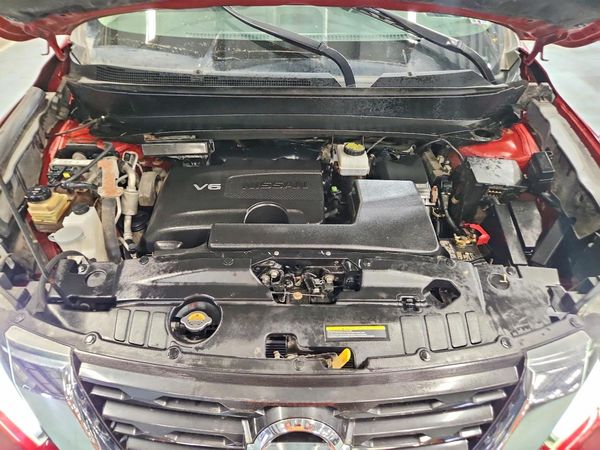 2018 NISSAN PATHFINDER — Engine bay